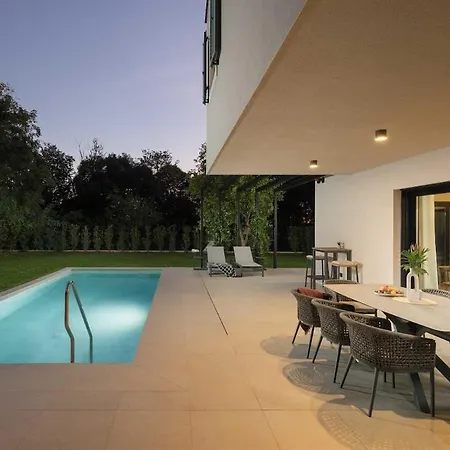 Villa Luxury Mapejana By Vacayvillas