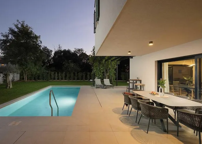 Villa Luxury Mapejana By Vacayvillas