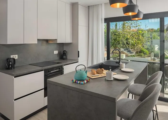 Villa Luxury Mapejana By Vacayvillas