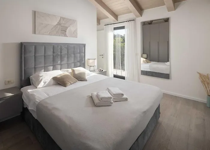 Villa Luxury Mapejana By Vacayvillas *