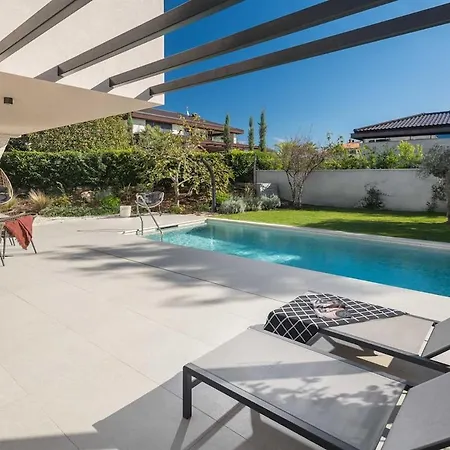 Villa Luxury Mapejana By Vacayvillas *