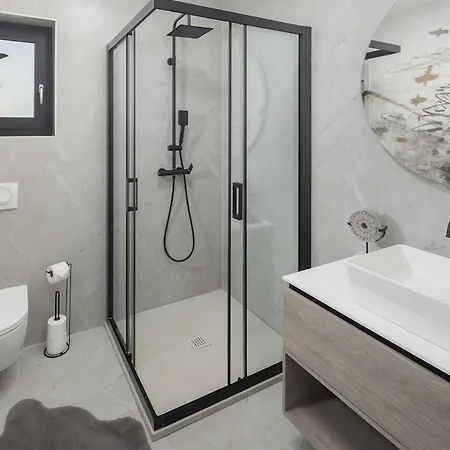 Villa Luxury Mapejana By Vacayvillas *